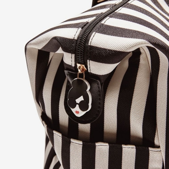 NWT Alice + Olivia Duffle Bag in Positano Stripe - Picture 3 of 8